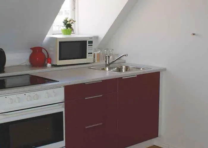 Ab Centrum Pensión 2*